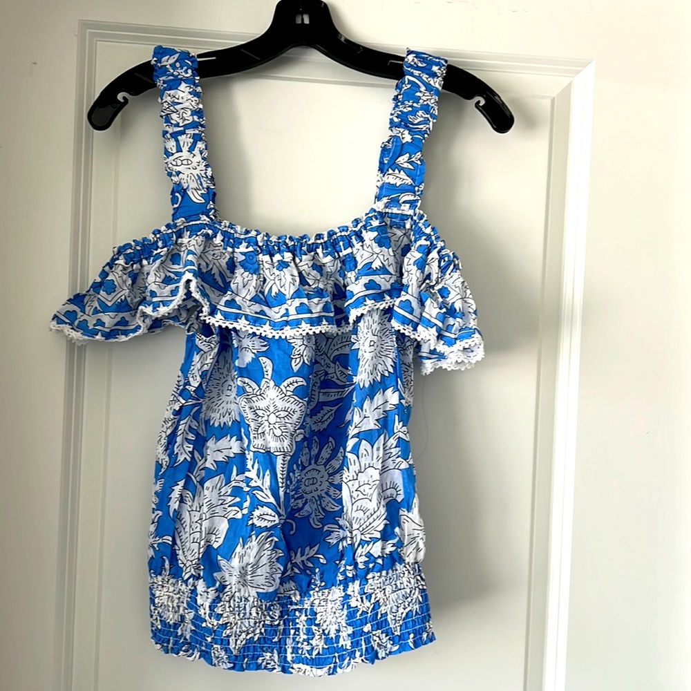 Flowery top size small/ new
